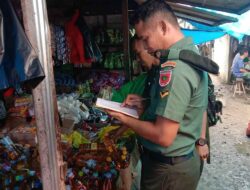 Babinsa Koramil 1420-04/Watang Pulu Pantau Harga Sembako di Pasar Lawawoii