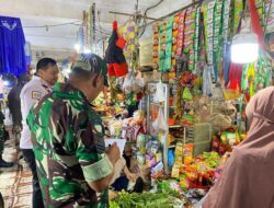 Babinsa Pantau Stabilitas Harga dan Ketersediaan Bahan Pokok di Pasar Sentral Pangkajene