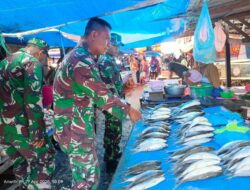 Koramil Tellu Limpoe Pantau Harga Sembako di Pasar Amparita