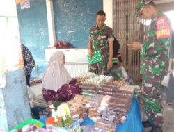 Babinsa Pantau Harga Bahan Pokok di Pasar Sentral Bilokka, Sidrap