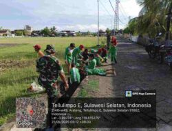 TNI dan Pelajar Bersatu! Koramil 1420-02/Tellu Limpoe dan Siswa MTs DDI Amparita Kompak Bersihkan Saluran Air