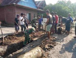 Koramil 1420-07 Baranti Gelar Aksi Bersih Selokan untuk Cegah Banjir dan DBD