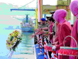 Polda Sulsel Gelar Upacara Tabur Bunga di Laut Peringati Hari Bhayangkara ke-79 Tahun 2025