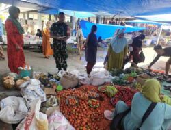 Jaga Stabilitas Pangan Babinsa Cek Harga Sembako Di Pasar