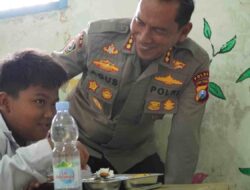 Polda Jatim Dukung Asta Cita Salurkan Ribuan Porsi Makanan Bergizi Gratis Untuk Pelajar
