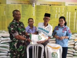 Babinsa Turun Tangan Awasi Penyaluran Beras di Sidrap, Ada Apa?