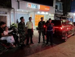 Jaga Kondisi Kamtibmas Pasca Lebaran, Babinsa Koramil 06 Panca Rijang dan Dishub Gelar Patroli Siskamling