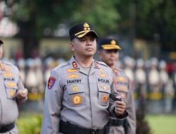 Hadirkan Pelayanan Terbaik Operasi Ketupat 2026, Kapolda Sulsel Berikan Penghargaan Kapolres Sidrap