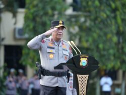 Hadirkan Pelayanan Terbaik Operasi Ketupat 2026, Kapolda Sulsel Berikan Penghargaan Kapolres Sidrap
