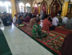 TNI Manunggal dengan Rakyat, Anggota Koramil 04 Watang Pulu Gelar Safari Jumat di Masjid Babul Jamaah