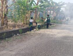 Wujudkan Lingkungan Sehat, Babinsa Pancarijang Gelar Karya Bakti Bersama Warga
