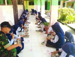 Babinsa Kodim 1420/Sidrap Dampingi Penyaluran Makan Bergizi Gratis, Wujud Dukungan Cegah Stunting